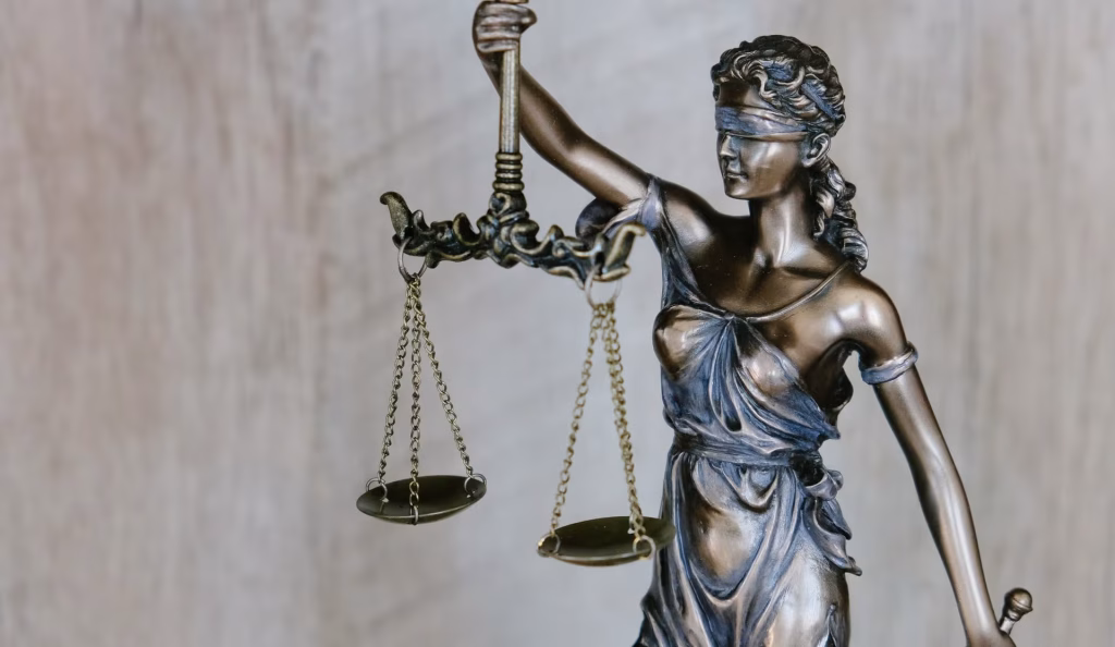 vrouwe justitia tingey injury law firm dzpc4uy8zty unsplash